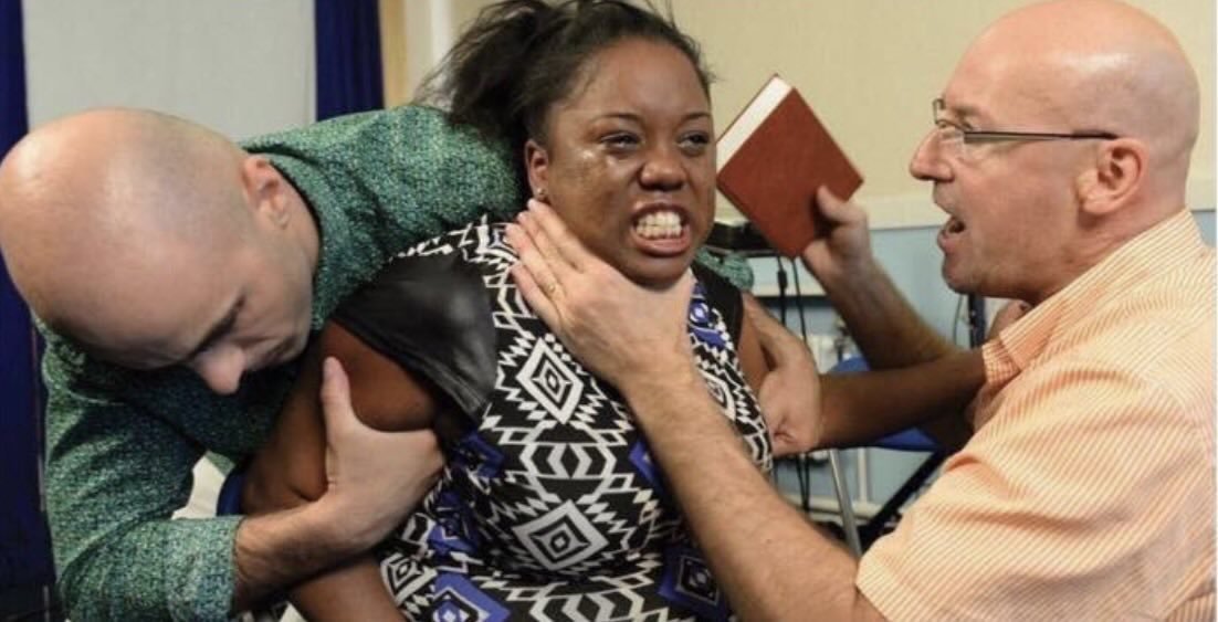 eliza___v's tweet photo. me trying to hold myself back from shopping and spending recklessly just because the sun is out https://t.co/BACuGn9EFB