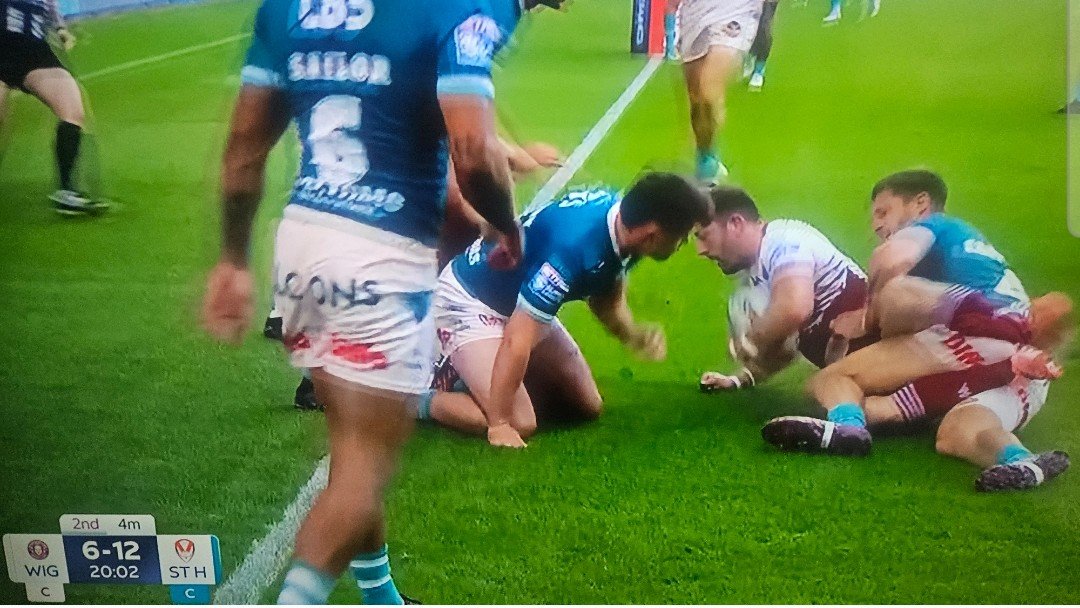 TruthTalkingMav's tweet photo. Amazed Liam Moore didn't give this Wardle effort. https://t.co/AbeET7XzUv