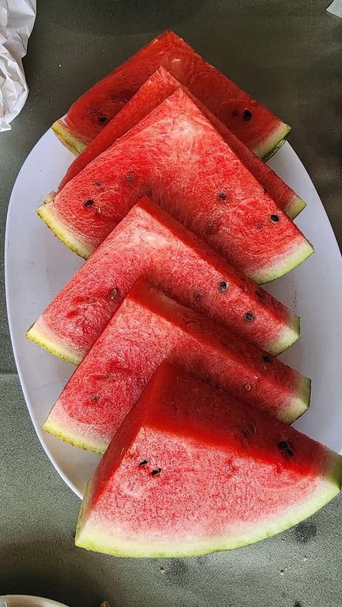 fri2f's tweet photo. احمر اووو اصفرررررررر https://t.co/Y25whx5NhR
