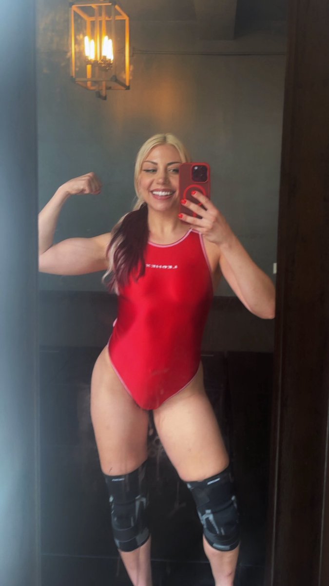 MsScarletWeb's tweet photo. Who’s next to become My favorite plaything? https://t.co/1Nn5v5ww1z