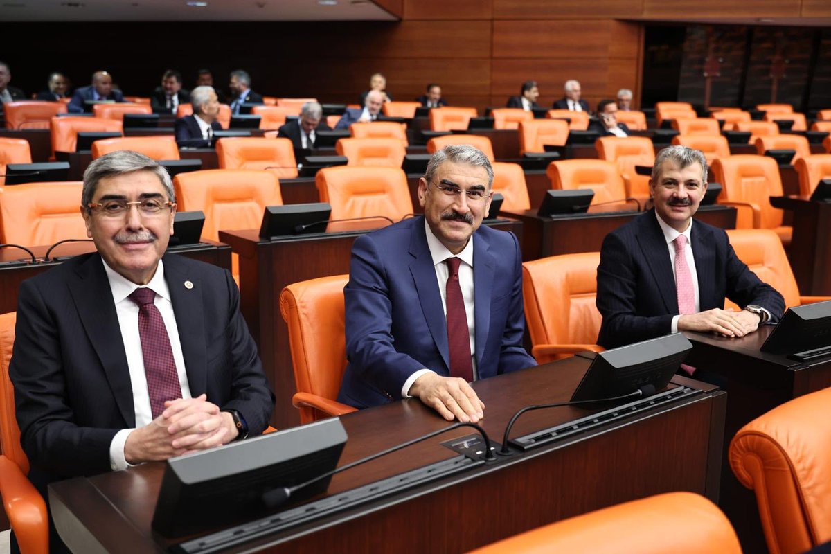 EyupOzkececi's tweet photo. 📍 TBMM Genel Kurulu

281 Sıra Sayılı Bazı Kanun ve Kanun Hükmünde Kararnamelerde Değişiklik Yapılmasına Dair Kanun Teklifini kabul ederek yasalaştı. 

Ülkemize ve milletimize hayırlı olsun. https://t.co/vyTvIrWtEc