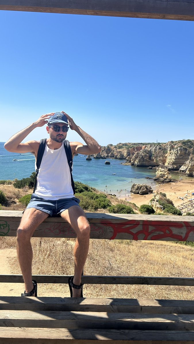 BeyhiveNY's tweet photo. portugal- you’re a beautiful country 🇵🇹 https://t.co/fnmqyJdj45
