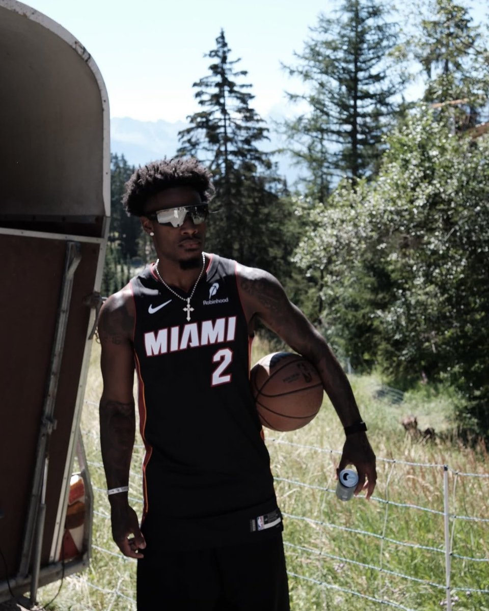 MiamiHEAT's tweet photo. When Davion goes global… you can always count on him to bring a ball and wear his own jersey 🤣 https://t.co/QEHbC8qgzZ