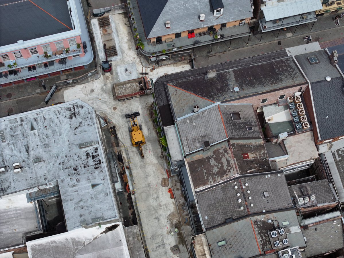 SWBNewOrleans's tweet photo. Last week, we took drone footage of the French Quarter Transmission Main project.

🐦👁️🚧Check out the birds-eye view of the progress on site!

WHY THIS WORK MATTERS

The project addresses infrastructure that is more than a century old and poses a significant risk of failure if https://t.co/TzDm2AtQap
