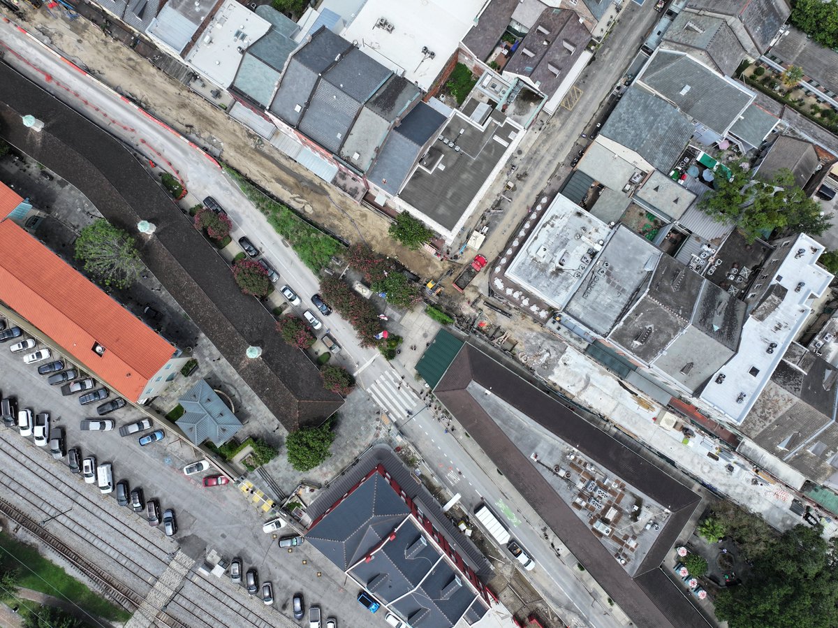 SWBNewOrleans's tweet photo. Last week, we took drone footage of the French Quarter Transmission Main project.

🐦👁️🚧Check out the birds-eye view of the progress on site!

WHY THIS WORK MATTERS

The project addresses infrastructure that is more than a century old and poses a significant risk of failure if https://t.co/TzDm2AtQap