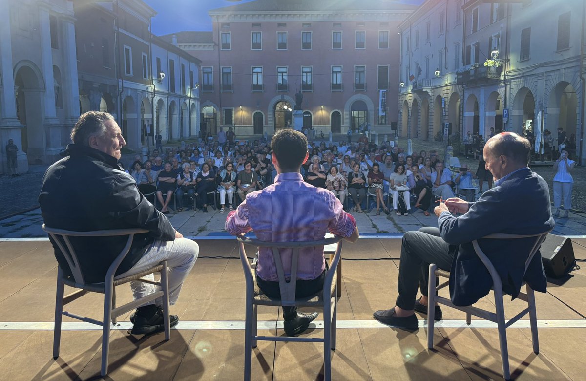 pbersani's tweet photo. Guastalla. Novecento siamo noi, le nostre radici. Quelli che pensano che ribellarsi è giusto. Quelli che cercano di mettersi insieme per avere forza, quelli che dicono no alle ingiustizie, quelli che stanno con chi lavora, quelli che possono vincere o perdere ma alla fine vincono https://t.co/LIsjI8O8e4