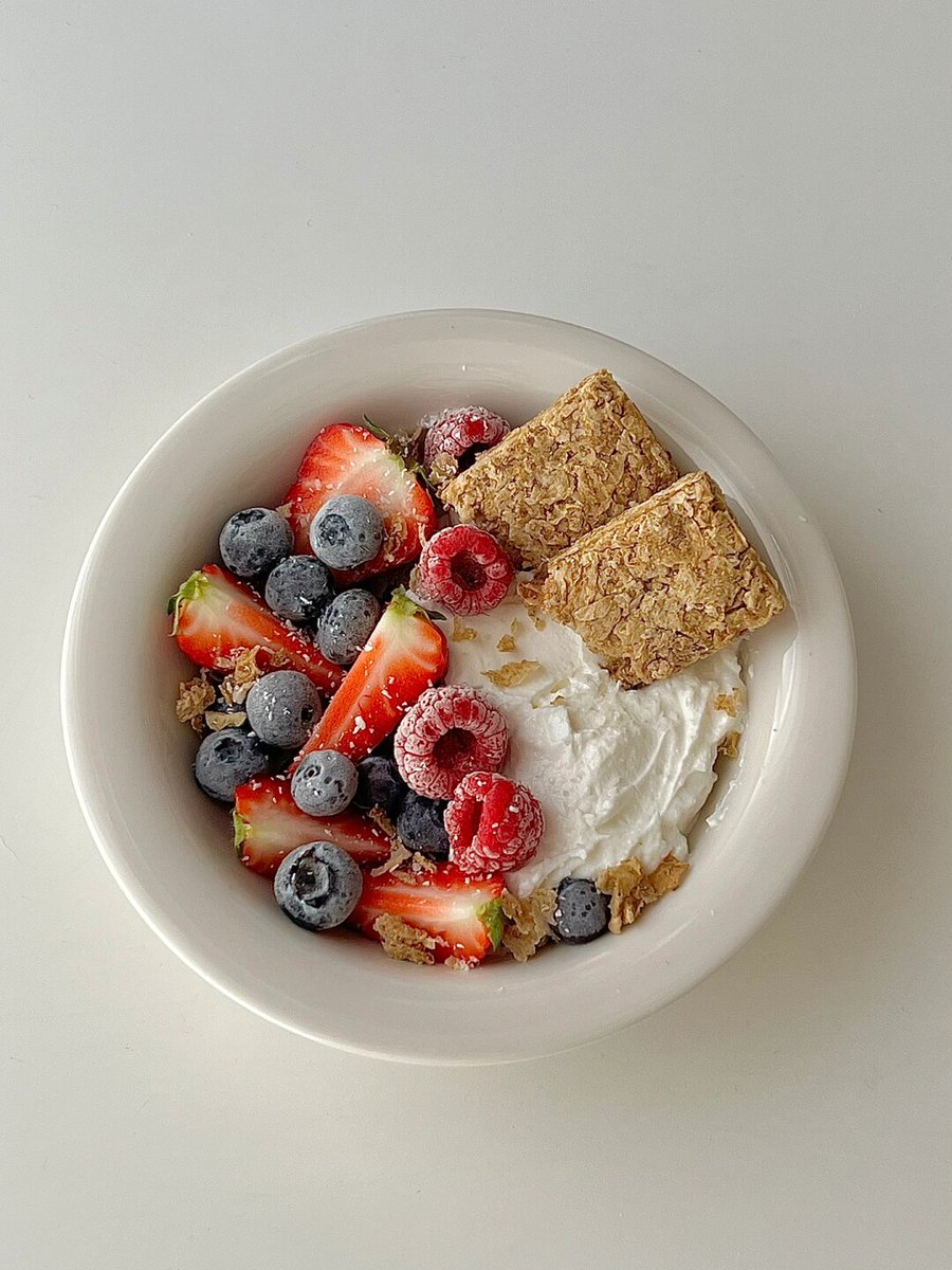 WillowWindauer's tweet photo. Fresh u0026 creamy Greek yogurt, no added sugars—perfect for morning bowls or smoothies. 5/5 stars for taste u0026 quality! https://t.co/xMDwd0IoUu