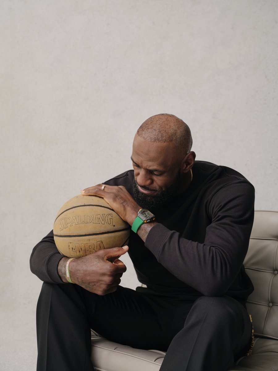 thisismarkc's tweet photo. since we talking lebron, shot by me https://t.co/1ATVWsKRZp