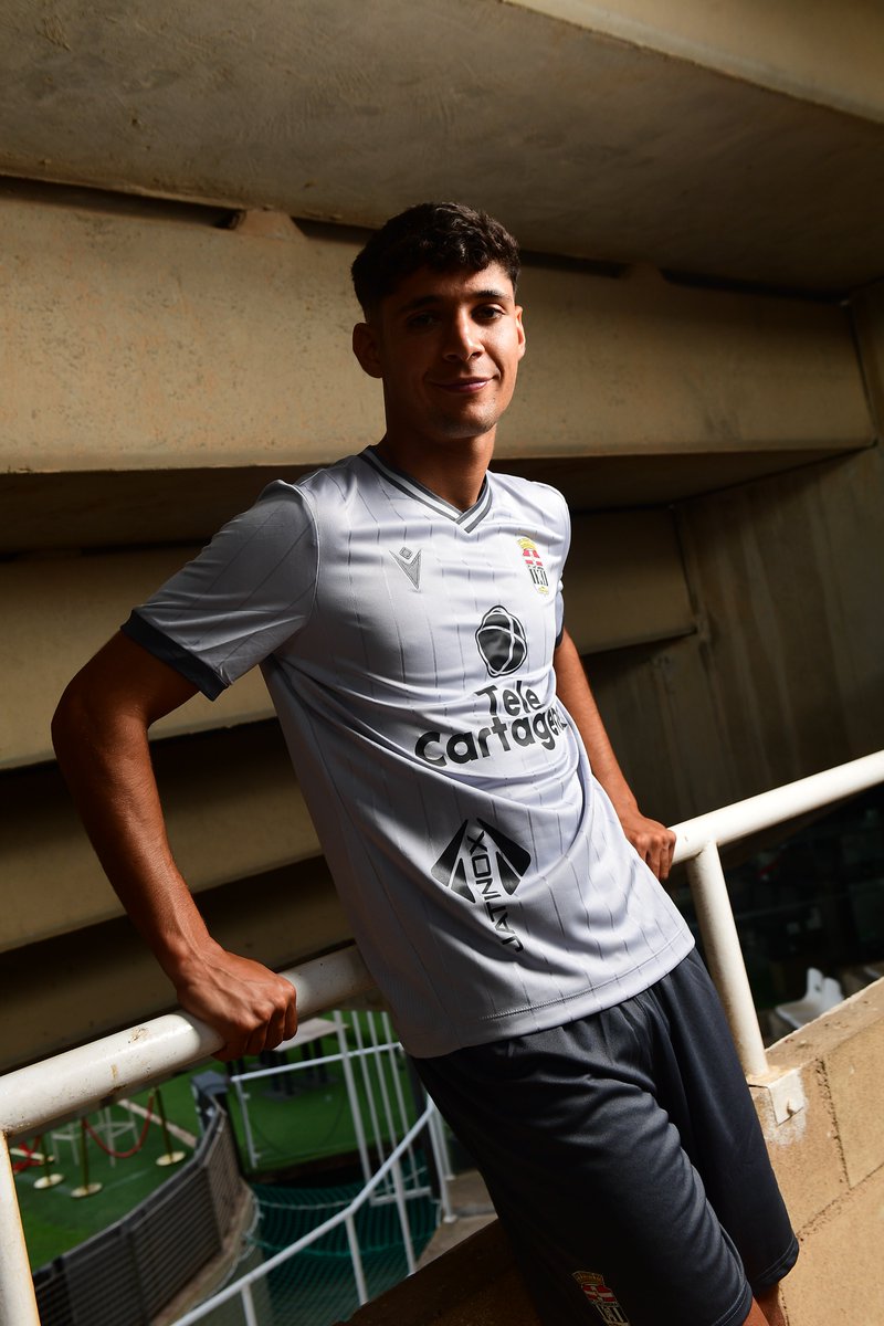 FCCartagena_efs's tweet photo. 🆕La 3ª equipación @MacronSports  se estrenará mañana con el @IpswichTown 🇬🇧, en el primer amistoso en @grandhyattLMC. 

😍𝐒𝐨𝐥𝐝𝐚𝐝𝐨𝐬 𝐝𝐞 𝐒𝐮𝐫𝐮🤝@TeleCartagena_ 

#PretemporadaAlbinegra | #LaPasiónQueNosUne https://t.co/3slhpVoOh4