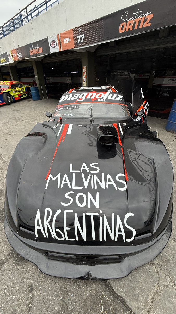 DamianBarisch's tweet photo. Vuelve @AldoOrtiz1807 al #TCMouras con una deco especial en su auto https://t.co/ghPZ4GjHUk