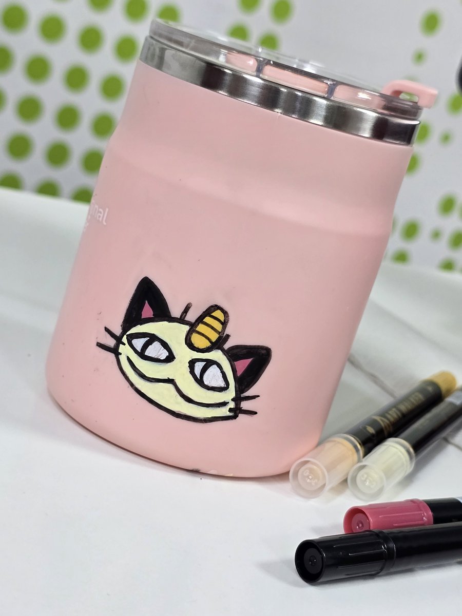 anamiia's tweet photo. Jsjsjs me quedo horrible y lo amo #pokemon #doodle #meowth https://t.co/HA6EWRVQhS