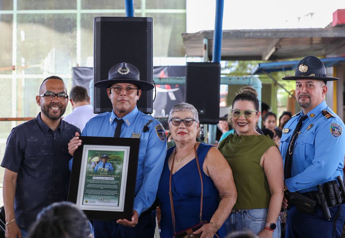 CamaraConPR's tweet photo. Durante la actividad, los constituyentes tuvieron la oportunidad de recibir servicios dirigidos a atender diversas necesidades, promoviendo el bienestar de las familias y fortaleciendo el vínculo entre la ciudadanía y las entidades que trabajan por sus comunidades.

#CámaraPR https://t.co/VBo3r5l27t