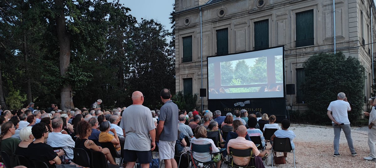 NewsNeus's tweet photo. Avui, Robert Redfor al 67è festival de @cinerencontres de #Prada!
Nit a la fresca, al parc de #ChateauDePams. Això fa #estiu! #Conflent #CatalunyaNord
@casalperpinya
@CasalConflent https://t.co/wyKZy5q2nX