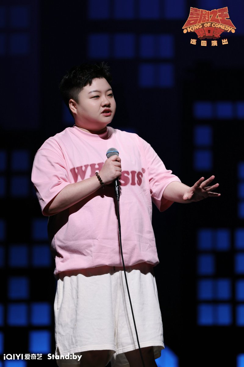 d2v_l2's tweet photo. [Just dropped a mic after telling the crowd my grandma’s dating app profile listed “makes amazing wontons” as a main hobby. Half the room is plotting blind dates, the other half is asking for her number. Life’s chaos at its funniest.] https://t.co/YzkRaVyLdP
