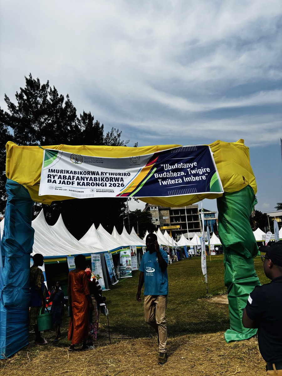 off_TourKarongi's tweet photo. Karongi’s recent exhibition showcased local businesses, artisans, cooperatives and innovative community projects. A great celebration of local talent, entrepreneurship and Made-in-Rwanda products.
https://t.co/YYMtTRXnEn

#VisitKarongi  #MadeInRwanda #SupportLocal #ExploreRwanda https://t.co/HueJE6brqi