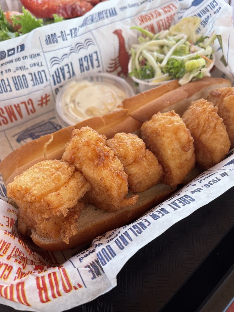 DriveLessRI's tweet photo. This week, log your greener trips in the Drive Less RI app for a chance to win a $50 @Blountclamshack gift card! 🚲🚌🚶

Which are you choosing: clam cakes or chowder? 👇
#BlountClamShack #RhodeIsland https://t.co/InTe9MyRQC