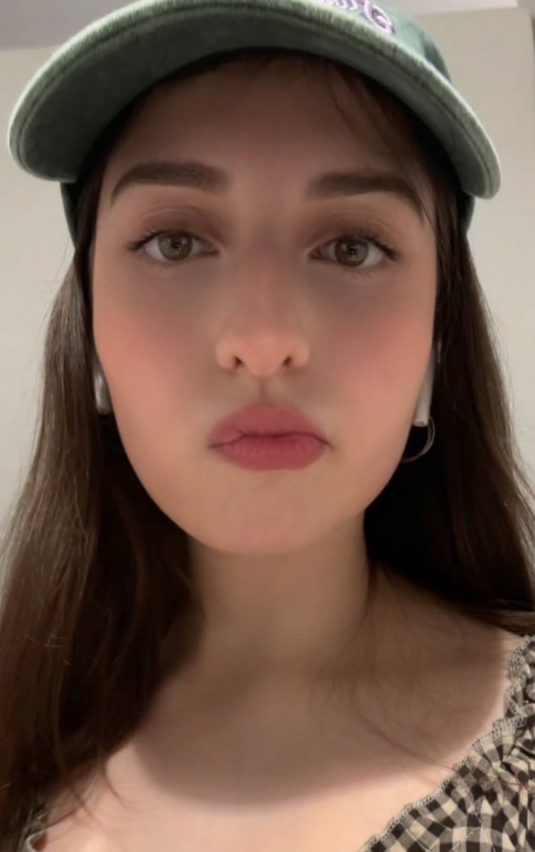 aerishin3s's tweet photo. ben ve oldugumu sandigim kisi
#cosd #coerselcaday https://t.co/TtiQ9LW28z
