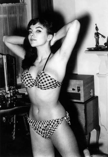 ApprovedByMrsW's tweet photo. @rattlerninja @ATRightMovies Here is a few, she was very beautiful. https://t.co/eLPJuLPyRG