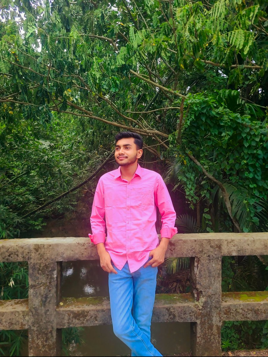 abdullahiman24's tweet photo. আমরা একই আকাশের নিচে বাস করি, কিন্তু আমাদের গল্পগুলো ভিন্ন। আর জীবনের এই ছোট্ট গল্পে, জীবন তার নিজেস্ব গতিতেই চলতে থাকবে। 🌿 https://t.co/a4hZHJVurw