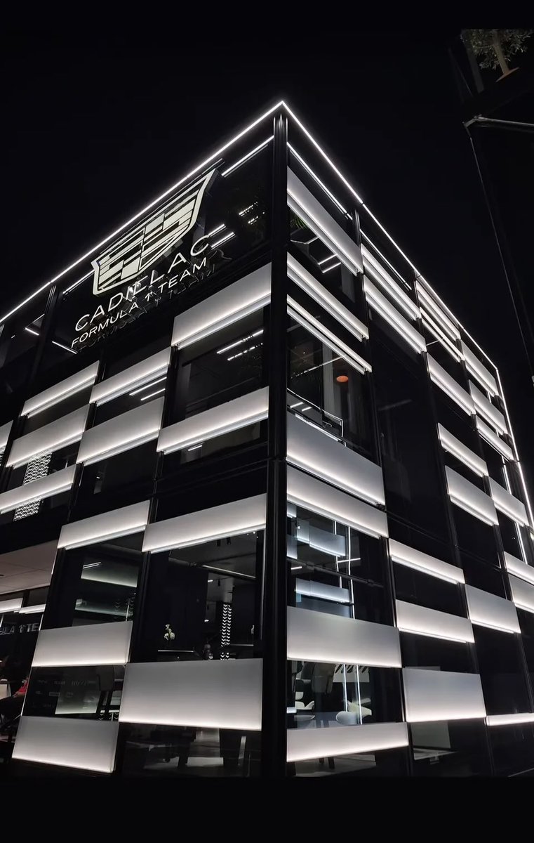 ma_fe79's tweet photo. Qué elegante se ve el hospitality de Cadillac por la noche ✨

#HungarianGP https://t.co/los7K1hdhb
