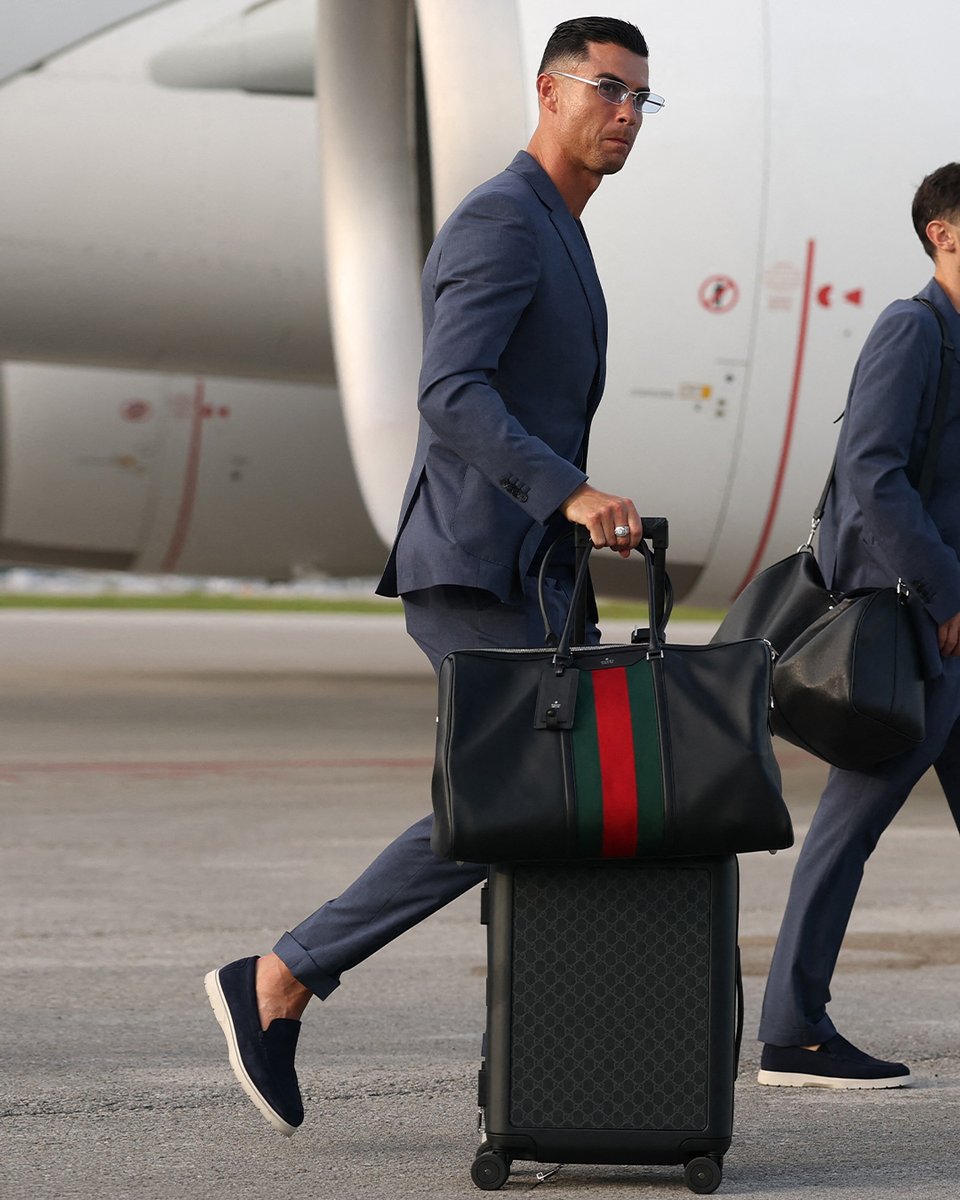 gucci's tweet photo. .@Cristiano spotted traveling with a selection of the latest #Gucci pieces. #CristianoRonaldo #GucciValigeria https://t.co/bePjJl1oLa
