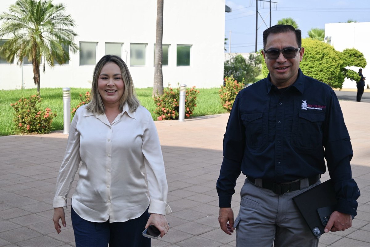 YeralBonillaV's tweet photo. Esta mañana llevamos a cabo la Mesa de Construcción de Paz en las instalaciones del C4 en Culiacán, desde donde se coordina el seguimiento operativo de las acciones de seguridad en nuestro estado.

Con autoridades de los tres órdenes de gobierno, analizamos la situación actual, evaluamos los avances y acordamos las acciones que darán continuidad a la estrategia de seguridad.