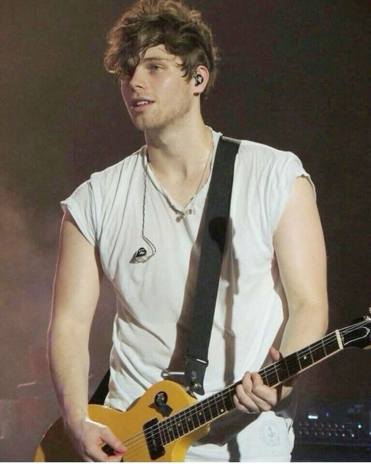 ᯓ★ bel ( luke selfcest ceo ) .ᐟ tweet media
