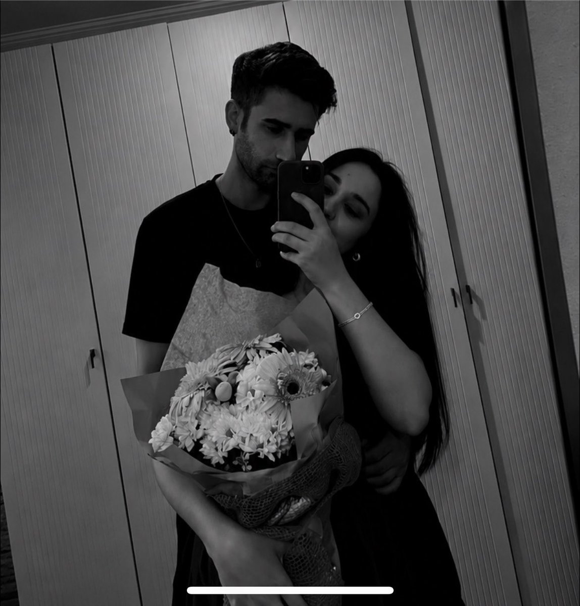 dallinsu's tweet photo. Kocammmm 1.yıl dönümümüz kutlu olsun seni çok seviyorum 🧿💙 https://t.co/oIwa4o1gcG