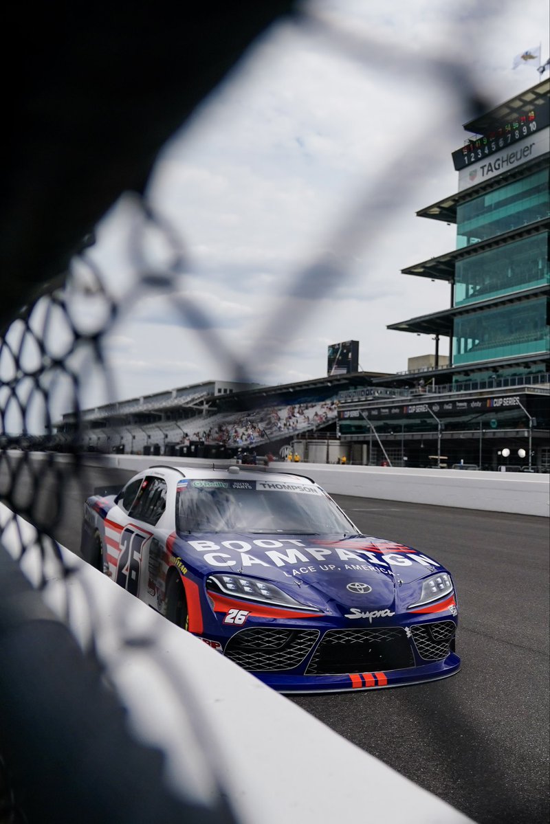 SamHunt22's tweet photo. No place quite like it, @IMS 🧱 https://t.co/KyUcdqHAw4