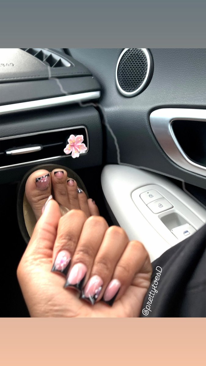 PrettytoesD's tweet photo. You like my pretty feet? 🌸
DM me to see more 🦶🏽💵yk you want too😏

#feetworshi̇p #feetfetısh #prettyfeetD #feet https://t.co/CwxkSwosnM