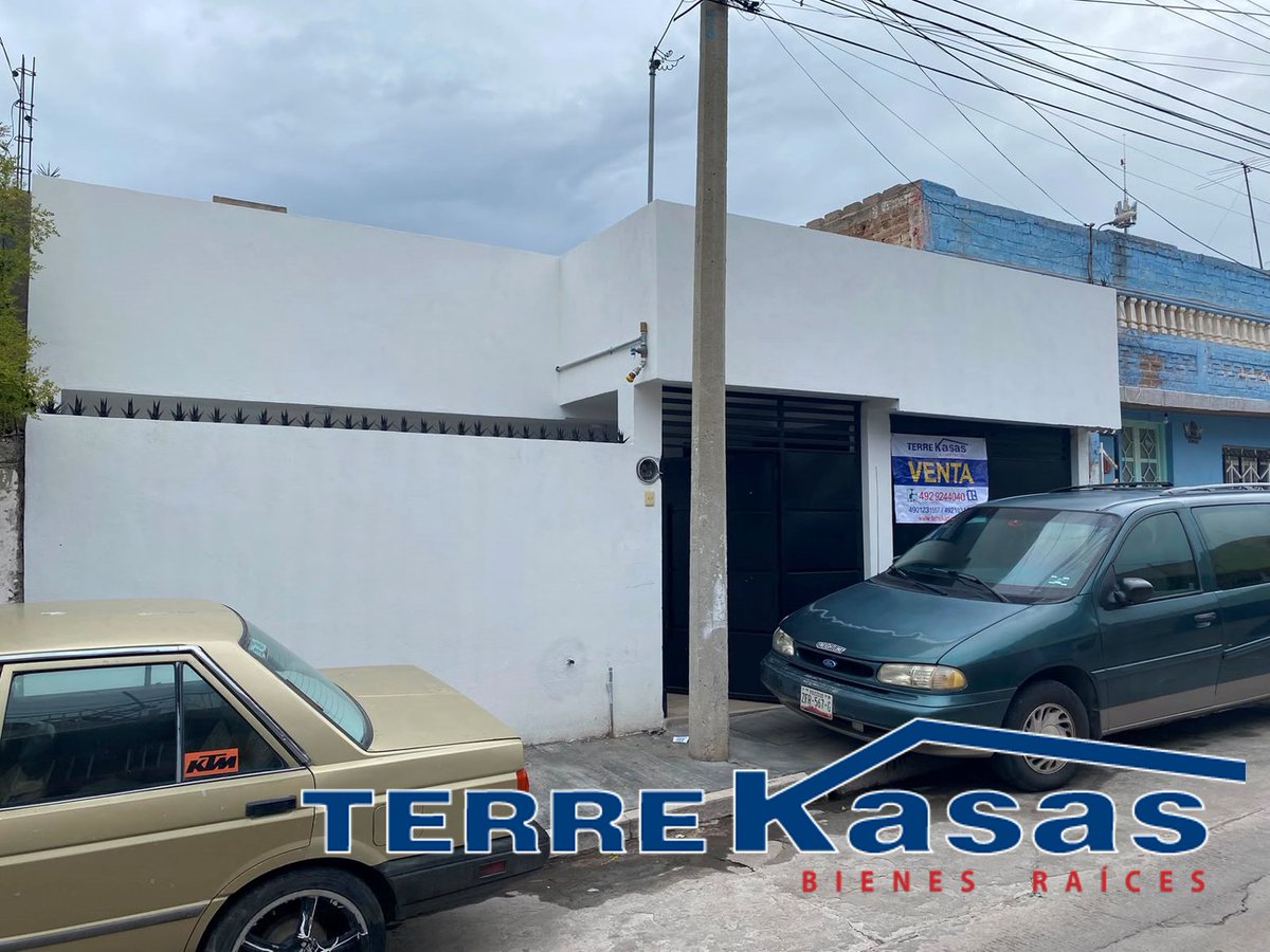 Terrekasas's tweet photo. Casa en Venta en Fresnillo, Zac. En Colonia Benito Juárez, una planta, con 162.90 m2 de terreno, 144.51 m2 de construcción, 2 habitaciones (La principal con vestidor y baño), sala-comedor, cocina integral, 2 baños, patio de servicio y estacionamiento para 1 vehículo. $2,600,000. https://t.co/vmBV7eiSwE