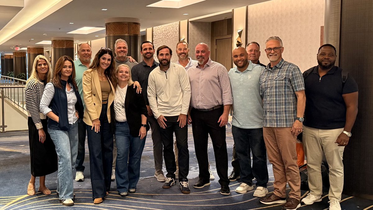 MicroTechEndo's tweet photo. Our Southeast Regional Sales team came together this week, bringing the strategy, collaboration, and ideas that keep pushing GI care forward!

#MicroTechEndoscopy https://t.co/7sYcFLzy7M