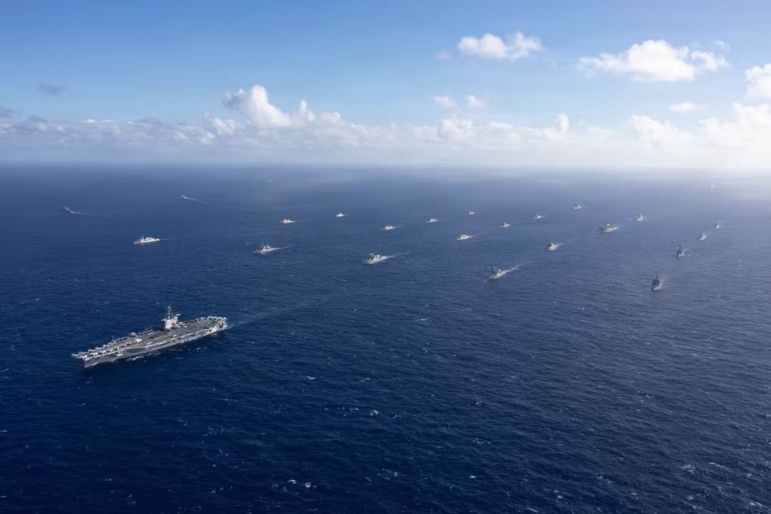 JointBasePHH's tweet photo. Nimitz-class aircraft carrier USS Theodore Roosevelt (CVN 71) leads a group sail in the Pacific Ocean off the coast of Hawaii during the at-sea phase of #RIMPAC2026, July 22, 2026.
#partners #integrated #prepared
📷 https://t.co/yGX8pqFlAC
📷 https://t.co/paNz6UyAZS https://t.co/XgXibmIltU