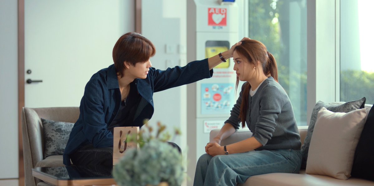 GMMTV's tweet photo. พลับไม่เป็นไรแล้วน้าาา 🫳🏻
#PeachAndMeSeriesEP3
@phuwintang @beonnnie https://t.co/wXwgzrA5bm