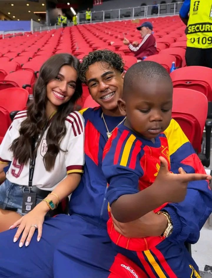 MessivsRonczuq's tweet photo. New moments, new memories. Wishing happiness and success on and off the pitch. 🌟⚽❤️
#LamineYamal #Football #FCBarcelona #YoungStar #FutureLegend #FootballLife #CoupleGoals #Soccer #LaLiga #Viral #Trending #ForYou #FYP https://t.co/HaUP1txI5m