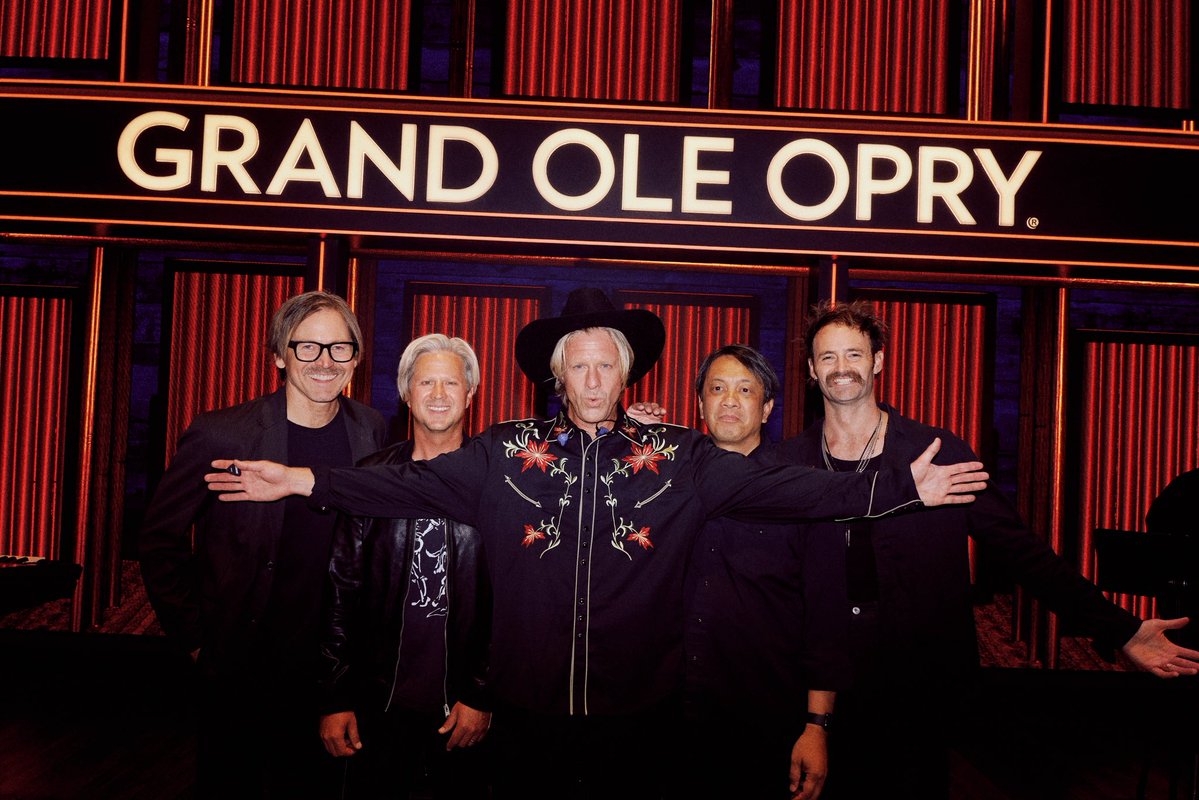 switchfoot's tweet photo. What an honor - thank you @opry for inviting us and thank you @laineywilson for joining us on stage for “Beautiful Life” https://t.co/OsZoBf6cUw