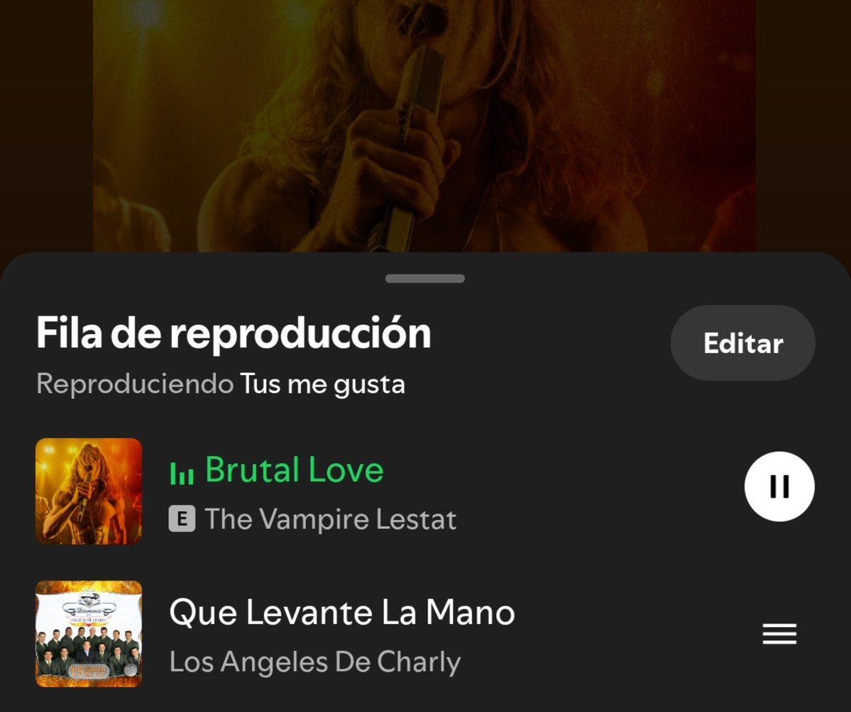 aitelune's tweet photo. No puedo explicar la clase de alineación cósmica que me parece que, random, la canción que me siga a "Brutal Love" sea "Que levante la mano" de Los Ángeles de Charly https://t.co/bNHCtSNDxw