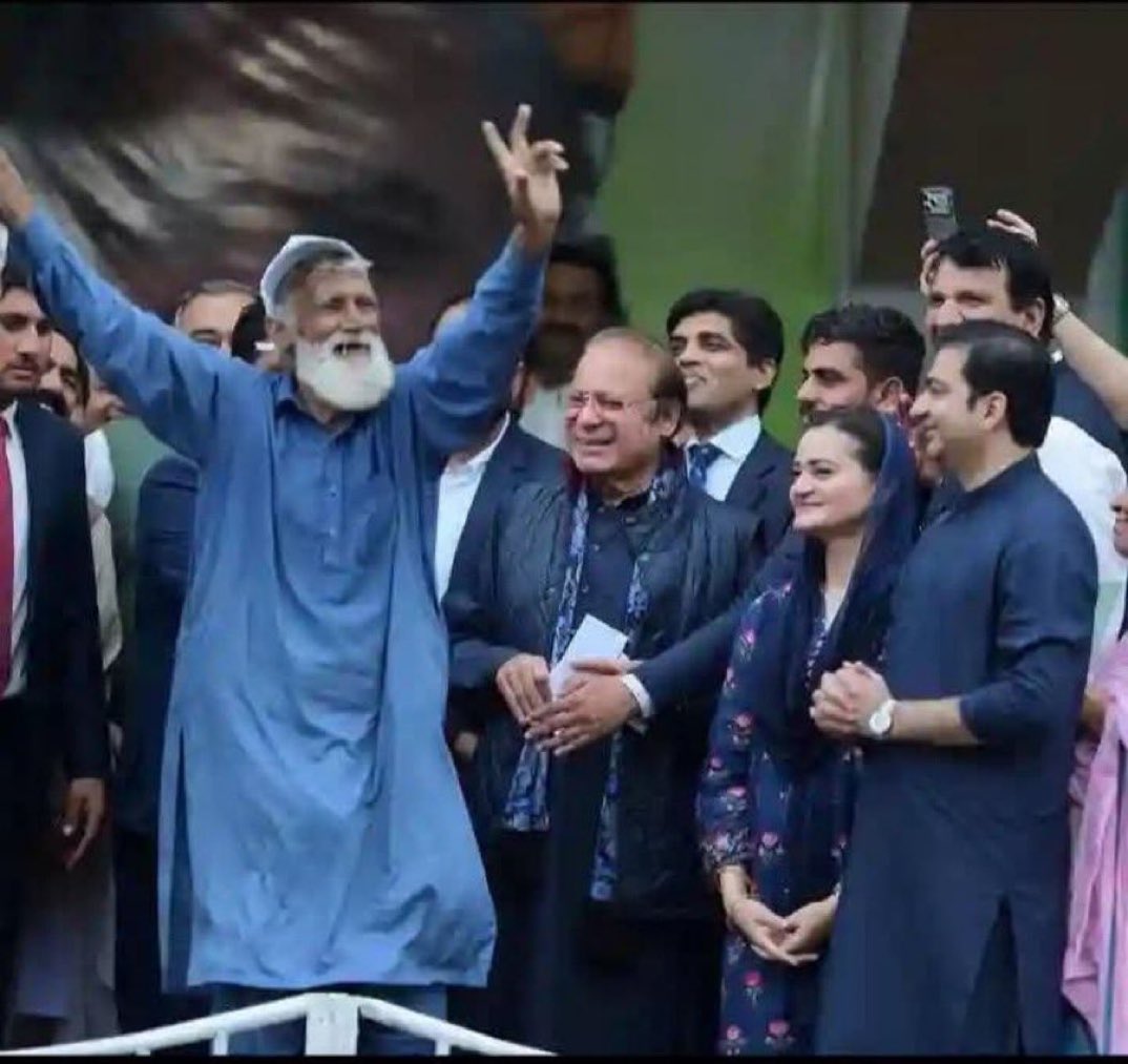 ImranRiazKhan's tweet photo. ایک تصویر مکمل کہانی https://t.co/AHv9MbTvIl