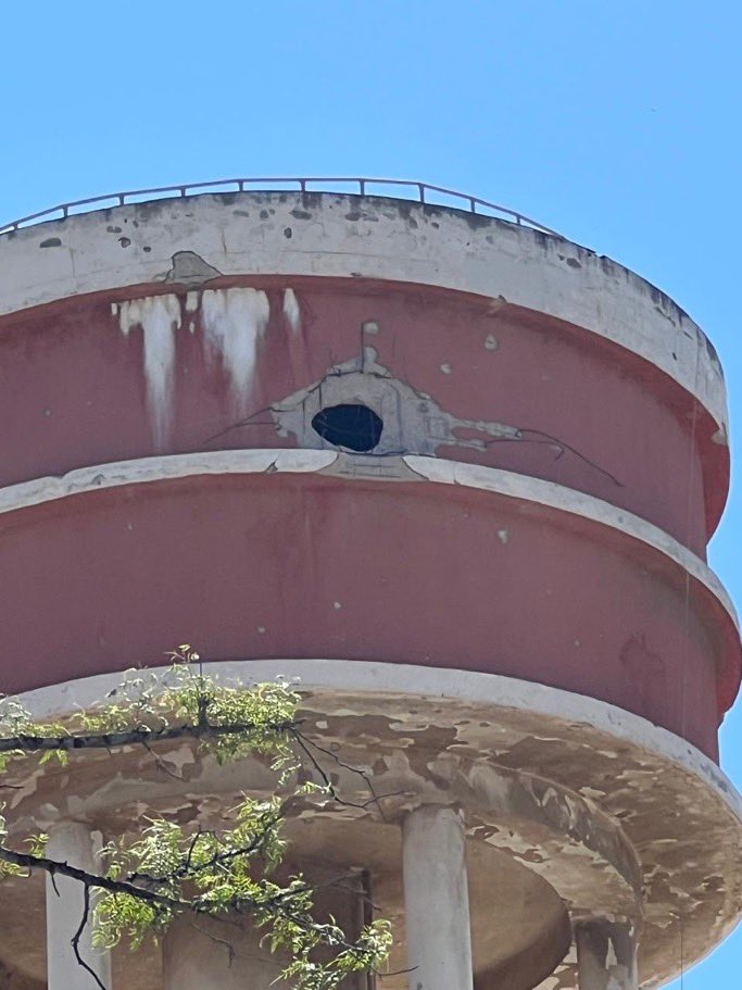 sahouraxo's tweet photo. Israel is committing genocide in Lebanon.

They didn’t just wipe out 20,000+ civilian homes. They went after Lebanon’s vital water infrastructure.

107 wells — destroyed.
16 pumping stations — destroyed.
185 water towers — destroyed.
43 km of pipelines — destroyed.

You don’t do this by accident. You do this to make a country unlivable.