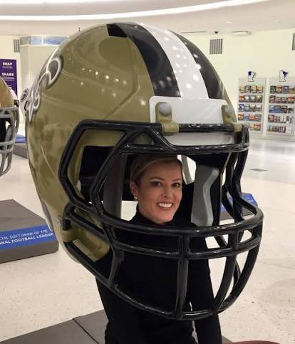 juahlof's tweet photo. #Elpesaje 
El casco que quiere usar Roro para la pelea contra Rivers. https://t.co/n0Myc2Ks5M