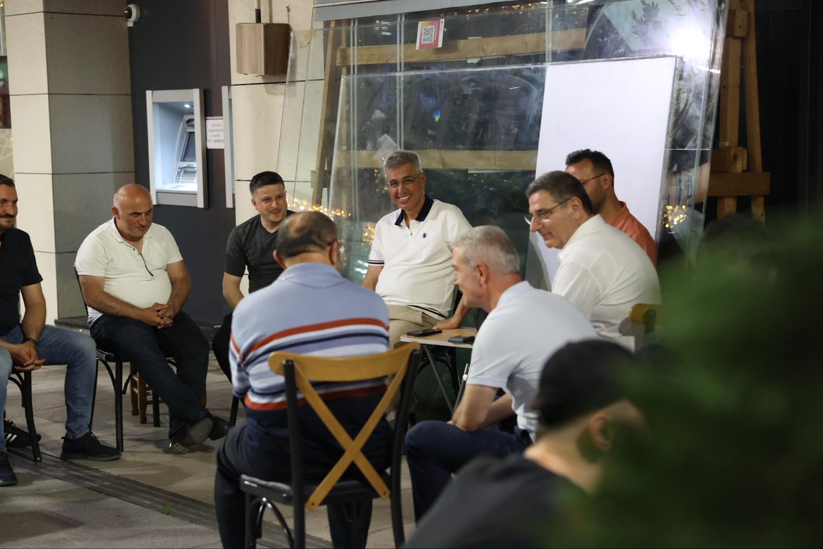 drmemisoglu's tweet photo. Ata toprağı Rize’de hemşehrilerimizle diz dize, gönül gönüle bir akşam sohbeti. https://t.co/q1SZ2I9beo