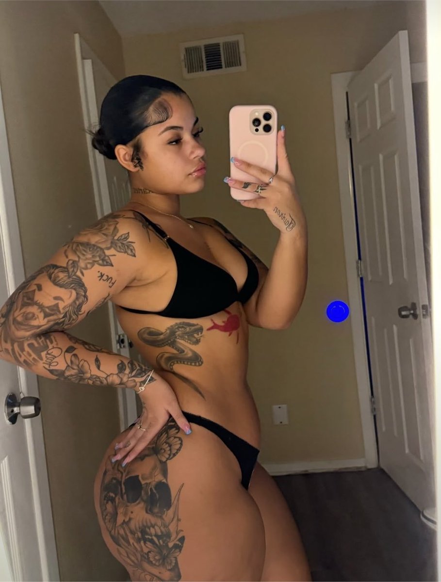 xlvleah2's tweet photo. Front or back?🕷️🕸️ https://t.co/0uIOSntlS9
