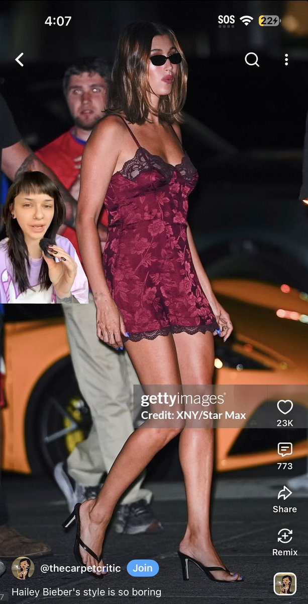 FASHI0NWH0RE's tweet photo. I am such a hater but no @ thecarpetcritic you are very much right cuz this is the shit I throw on to walk around the corner of my ratchet neighborhood to go buy more Camels &amp; beer https://t.co/Cb57hknov3