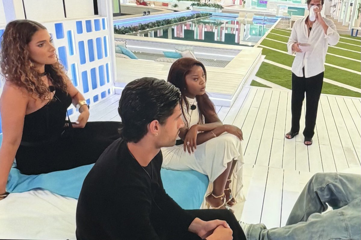 Real1tyCh's tweet photo. Samraj and Mica saying they aren’t backing down about Julia because that’s their opinion and people should respect that.

Yet they don’t respect Julia’s opinions about people?

Pair of hypocritical snakes.

#loveislanduk https://t.co/FlEMHOCq6d
