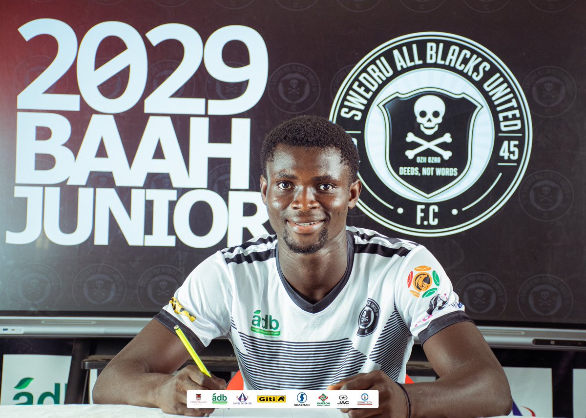 allblacksufc_45's tweet photo. 𝐀 𝐧𝐞𝐰 𝐌𝐚𝐠𝐢𝐜𝐢𝐚𝐧 𝐡𝐚𝐬 𝐚𝐫𝐫𝐢𝐯𝐞𝐝!✍️🖤🤍

Vincent Baah, a forward joins Swedru All Blacks from Tema Faith Football Club, signing a contract that keeps him at the club until 2029.

Welcome to Swedru, Vincent!

#TheBlackMagicians #DeedsNotWords https://t.co/yS3YPm6Lgj