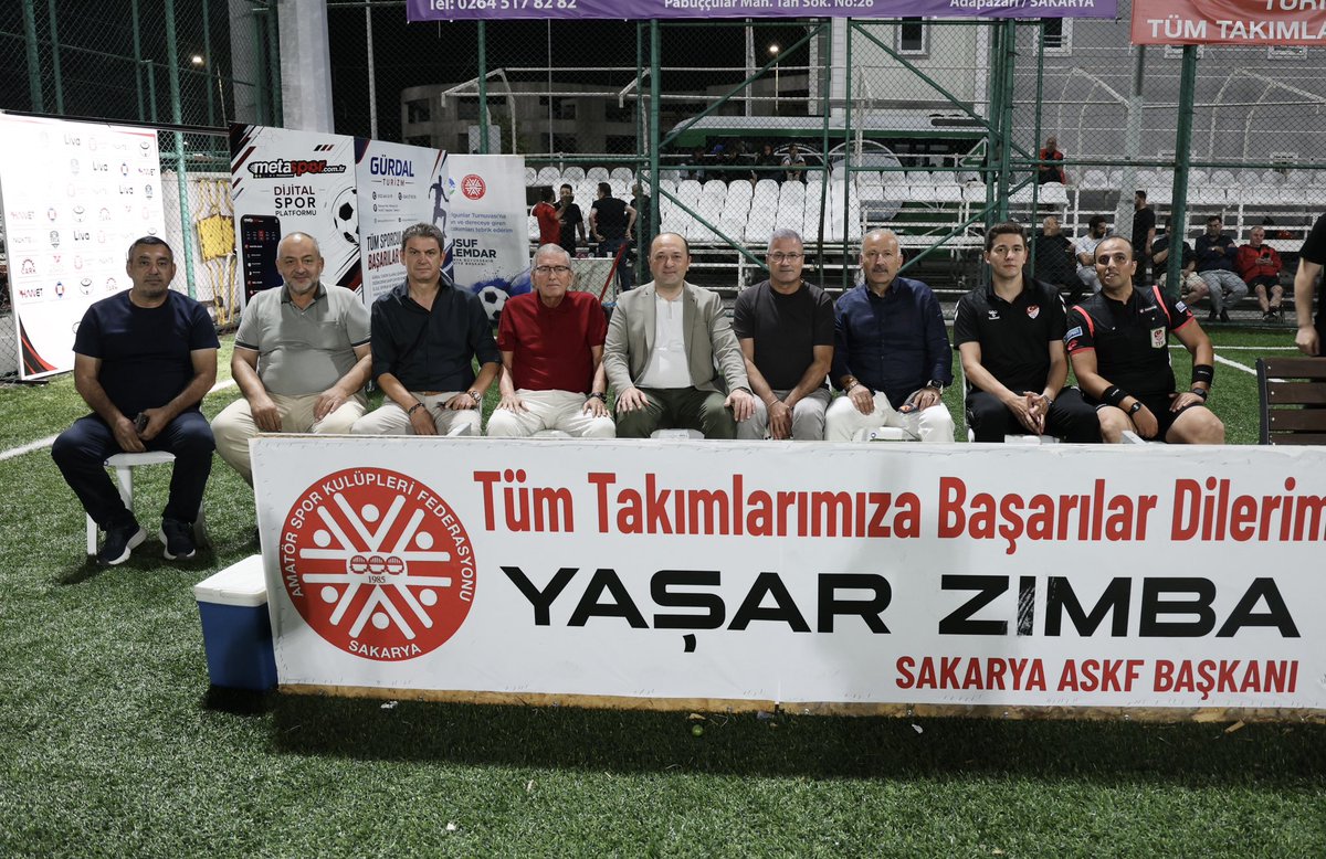 ugurkobas's tweet photo. Geyve Belediye Başkanı Selçuk Yıldız, 36. Revons Holding Olgunlar Turnuvası’na Konuk Oldu. 

36. Revons Holding Olgunlar Futbol Turnuvası, bu akşam Geyve Belediye Başkanı Selçuk Yıldız’ı ağırladı.

Belediye Başkanımızı; ASKF Başkanı Yaşar Zımba, Futbol İl Temsilcisi Tezcan Demir, ASKF yöneticileri Necmettin Koçak, Neşet Çakır, Alican Berke, Uğur Kobaş ile birlikte karşıladı. 

Turnuvamıza gerçekleştirdiği nazik ziyaretten dolayı Geyve Belediye Başkanımız Sayın Selçuk Yıldız’a teşekkür ediyor, çalışmalarında başarılar diliyoruz.

@gbbselcukyildiz 
@YasarZimba 
@NecmettinKck 
@ASKFSakarya