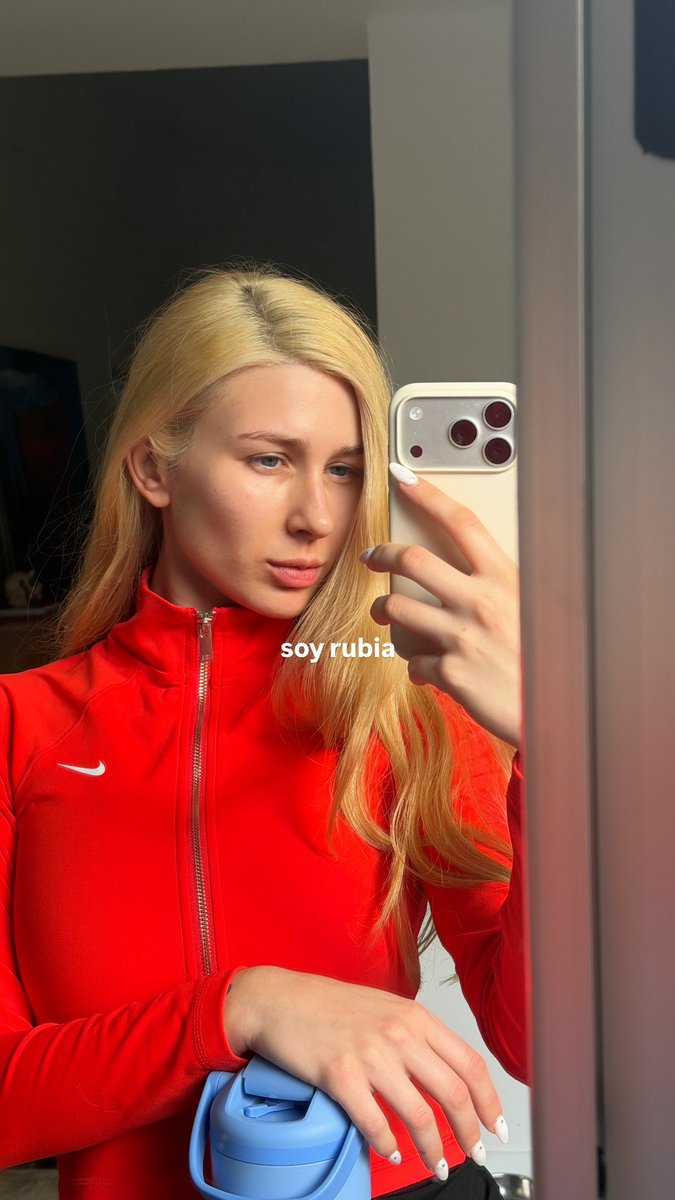 chitasgroupie's tweet photo. sepan todos que Chita es RUBIA https://t.co/KWmSL4kxeK
