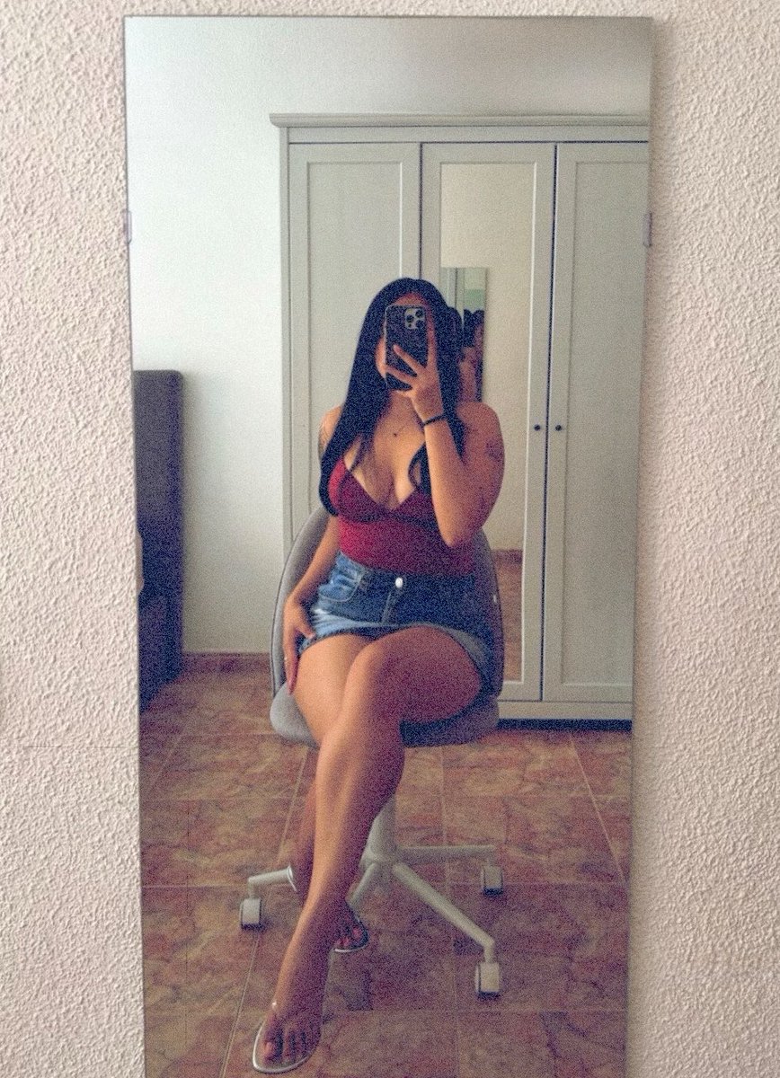 GoddessLit68117's tweet photo. Algunos miran mis fotos y otros entienden que una diosa merece tributos. La diferencia siempre se nota 🦶🏼🩷

Revolut, PayPal y Throne están ahí por algo

Findom femdom PayPig spoilme financial domination goddess mistress domme finsub slowdrain ATMhuman drainwallet schiavo pieds https://t.co/DbZcNpTBYh