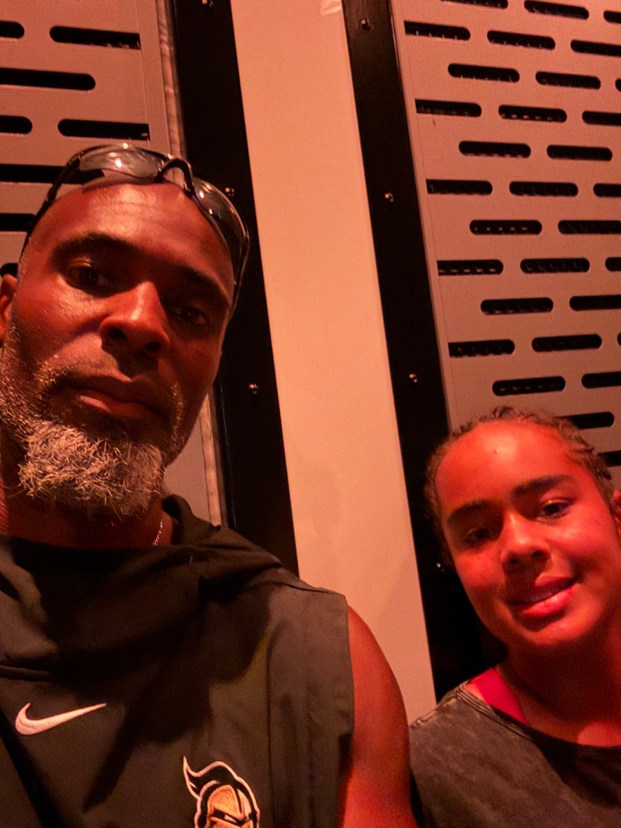 heard88's tweet photo. Family day #universalresort https://t.co/n9hrmGGzB9