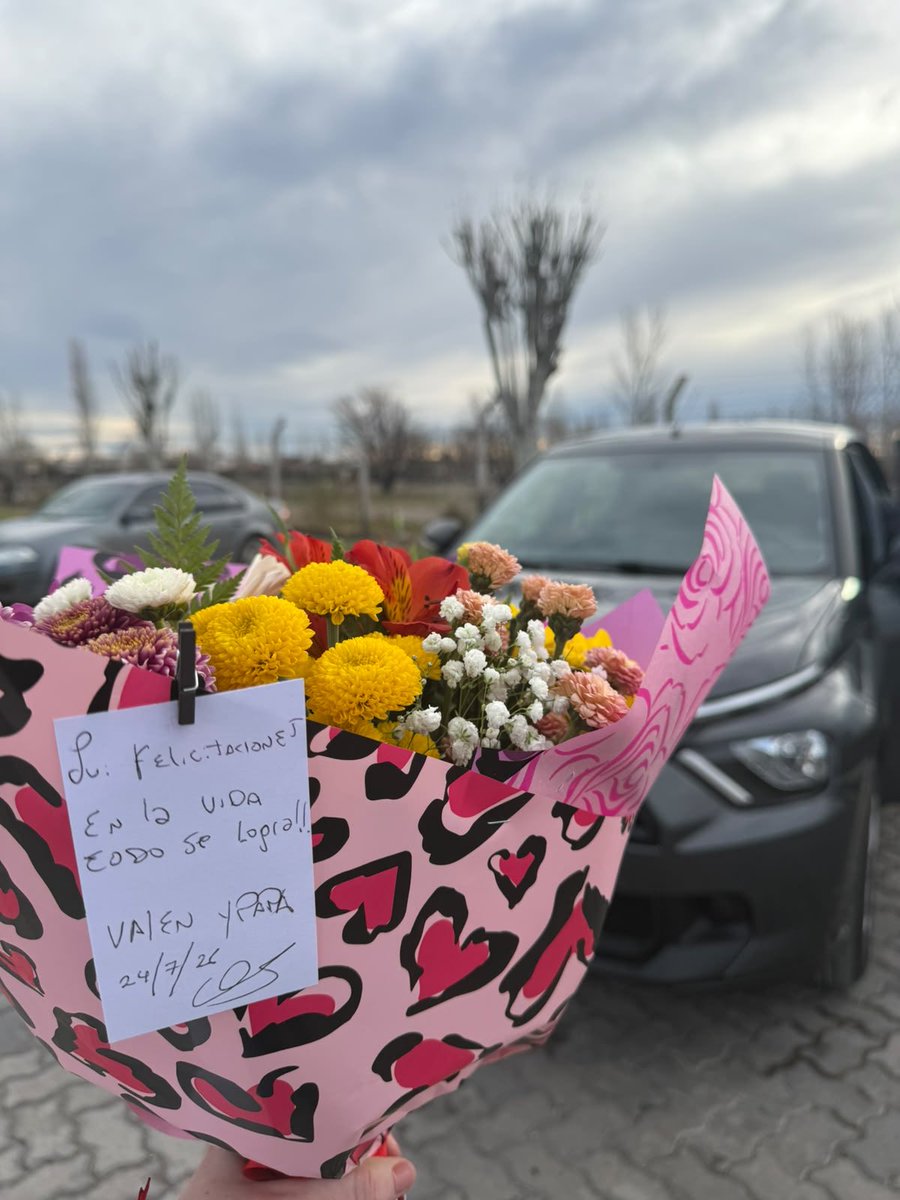 Lusorichetti's tweet photo. La felicidadddd❤️ bienvenido 🚗✨ https://t.co/EMr9L4fAbd